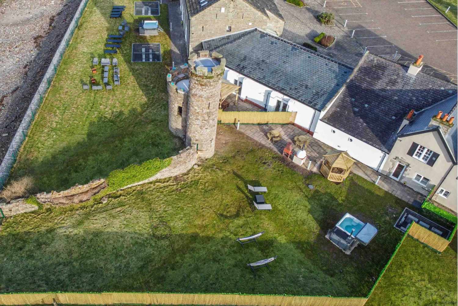 Party House with 5 bedrooms